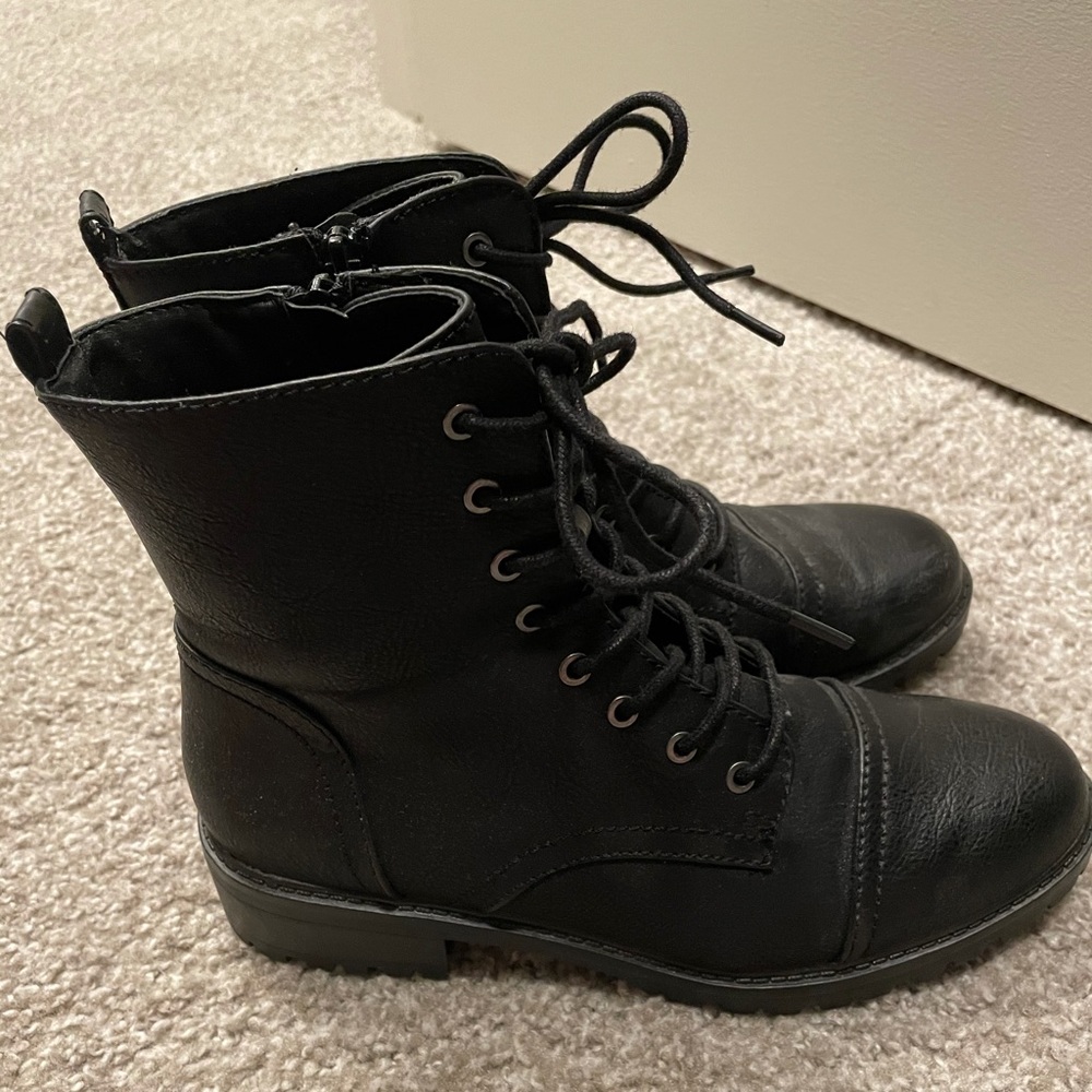Worn ONCE black combat boots